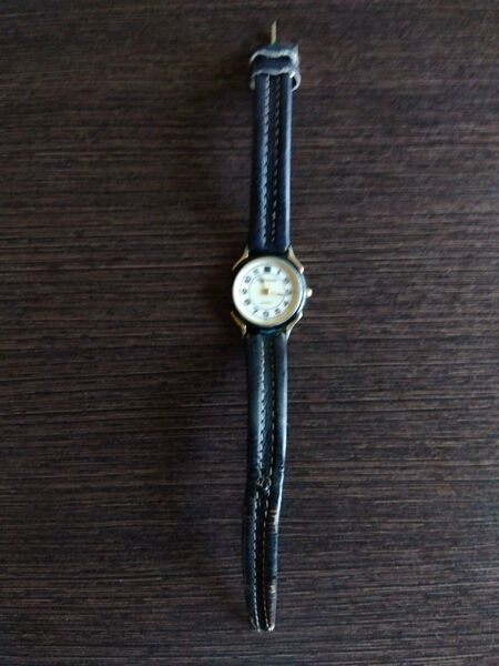 Guy Laroche 腕時計 レディース