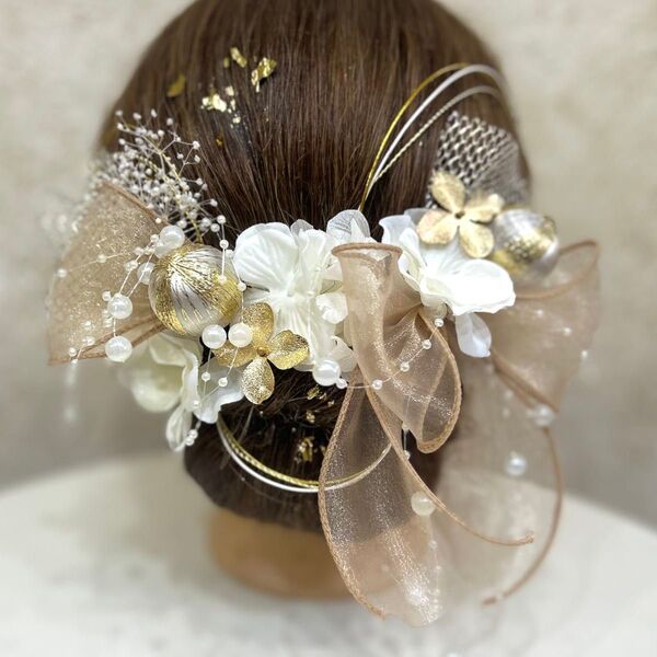 ヘアアクセサリー 髪飾り ヘッドドレス 結婚式 成人式 卒業式 ベージュパールリボンホワイトゴールド和玉水引金箔