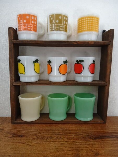 ヴィンテージ木製棚① 家具 棚 壁掛け可能 / ビンテージ 昭和レトロ ※マグは付きません size縦34cm×横35cm
