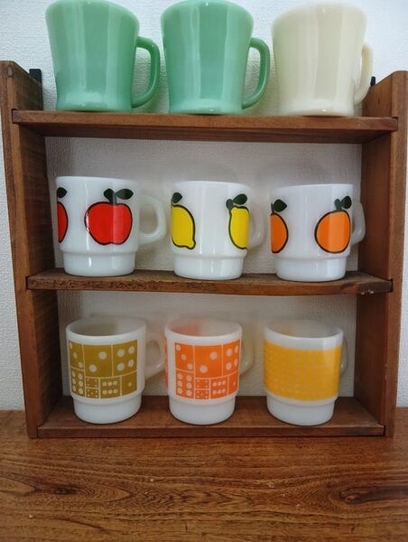 ヴィンテージ木製棚② 家具 棚 壁掛け可能 / ビンテージ 昭和レトロ ※マグは付きません size縦34cm×横35cm