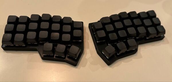 【新品】corne v4 cherry 組立済 マットブラックアクリル トッププレート v4.1 分割キーボード