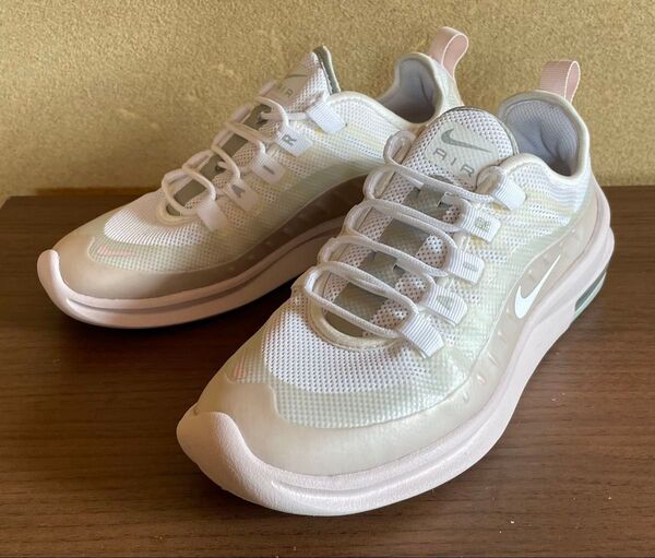 ナイキ NIKE エアマックス アクシス ホワイト ベアリーローズ 23.5cm