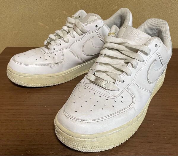 ナイキ NIKE エアフォース1 WMNS AIR FORCE 1 07 ホワイト 25.0cm