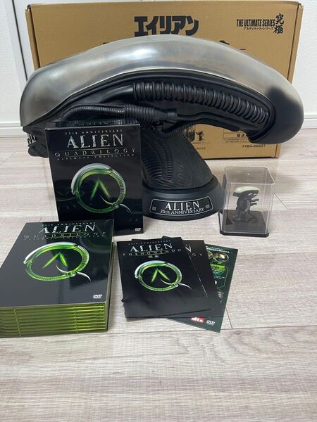 エイリアン ALIEN 25周年記念フィギュアとDVDセット
