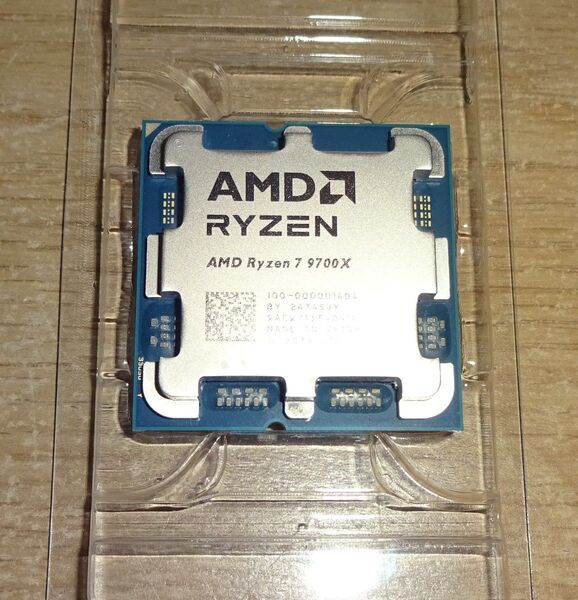 AMD Ryzen 7 9700X 動作確認済み
