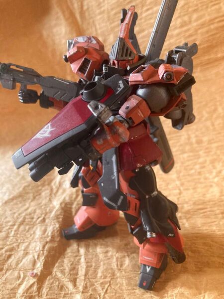 1/144 HG【シャア専用】プラモデル/ジャンク品/オリジナルカスタム品【送料無料】価格交渉はスルーさせていただきます