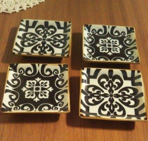 新品 2種類柄 ミニプレートスクエア豆皿 小皿 豆皿 4個セットです。 和食器 角皿 小皿 レトロ