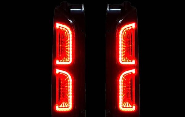 200系ハイエース・レジアスエース 【コプラス製】 PLATINAM LEDスモークテールランプ 3Dホール