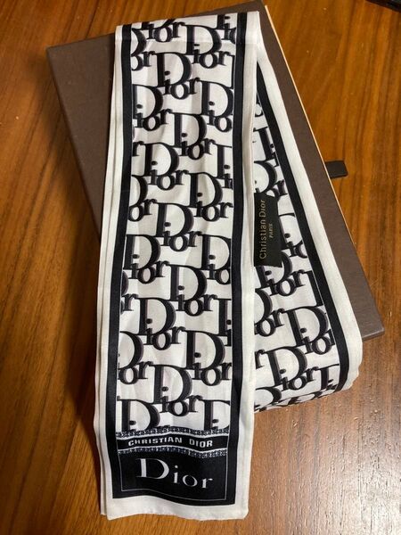 Christian Dior スカーフ ロゴ柄 ホワイト×ブラック