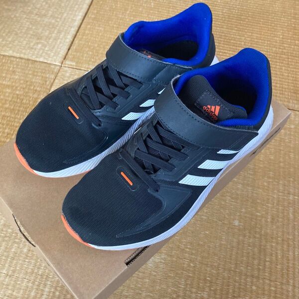 adidas 子供用スニーカー 22cm マジックテープ ブラック