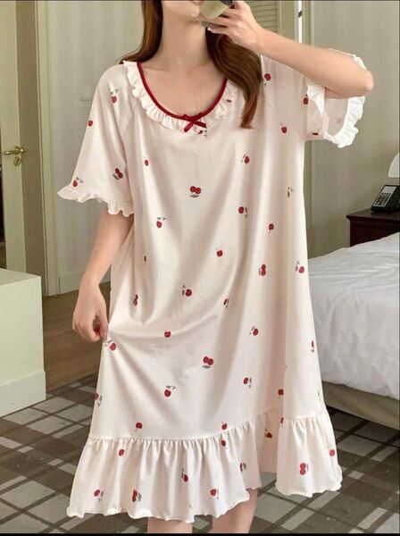 新品 サクランボ柄ワンピースパジャマ 夏用