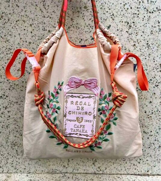 刺繍エコバッグ ベージュ 花柄 ストラップ付き Mサイズ トートバッグ ショルダーバッグ かわいい