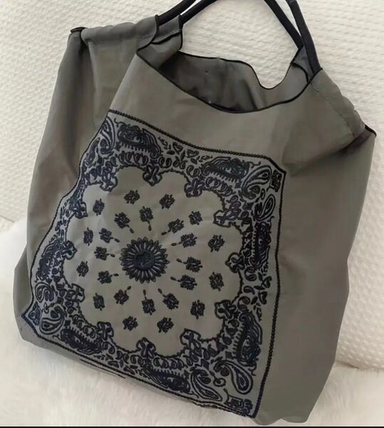 刺繍エコバッグ ダークグレー バンダナ柄 Mサイズ トートバッグ かわいい