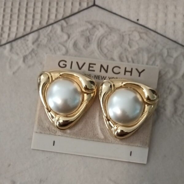 GIVENCHY ヴィンテージイヤリング ゴールド フェイクパール