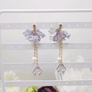 No.2天然石イヤリング◆貝パール◆水晶◆花びらパーツ
