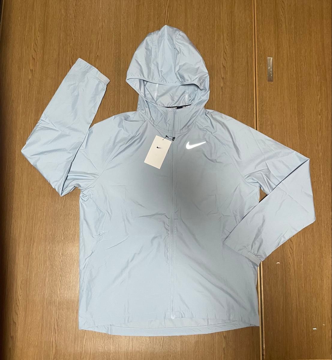 新品】XLサイズ　NIKE ナイキ エッセンシャル ジャケット ナイロンパーカー 新品未使用 送料込み XLサイズ NIKE ナイキ エッセンシャル