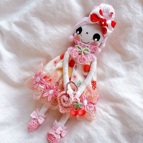 【美品】ハンドメイド カントリードールチャーム 約22cm さくらんぼ柄