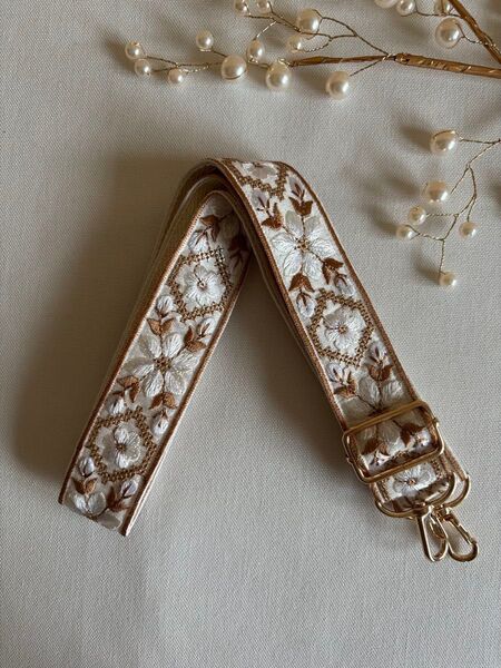 インド刺繍リボンショルダーベルト*スマホショルダーストラップ*カメラストラップ