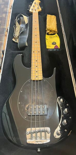【中古】 MUSIC MAN ミュージックマン StingRay スティングレイ Black 2005年製