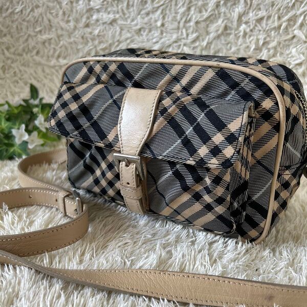 バーバリーブルーレーベル ショルダーバッグ ノバチェック カメラバッグ 斜めがけ チェック柄 ロゴ BURBERRY