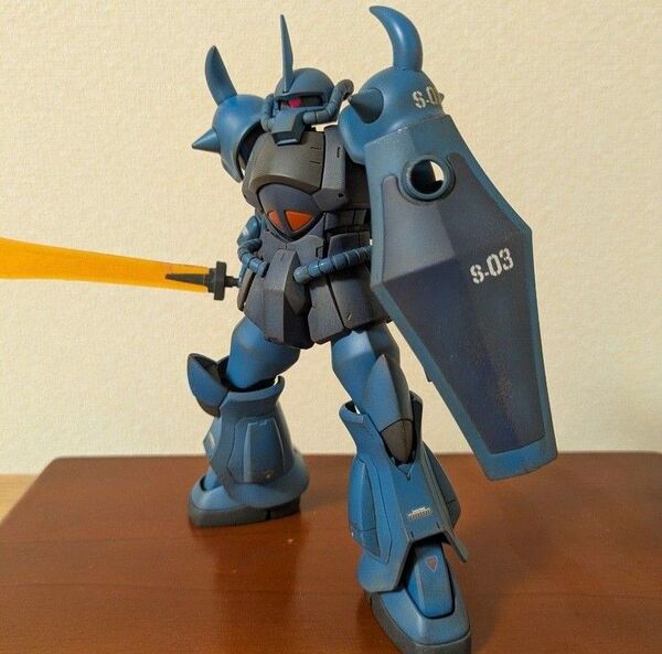 HGUC グフ 塗装済完成品 ガンダム