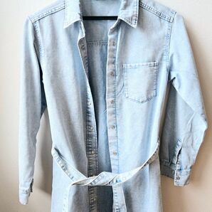 140センチ H&M デニムシャツワンピース ライトブルー