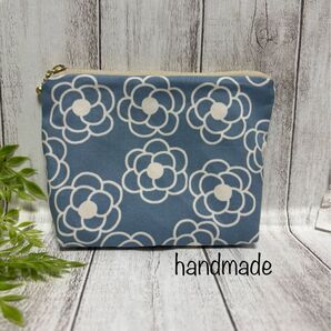 73【ハンドメイド】カメリア柄 花柄 ポーチ 小物入れ 化粧ポーチ コスメポーチ サニタリーポーチ マルチポーチ マチありポーチ