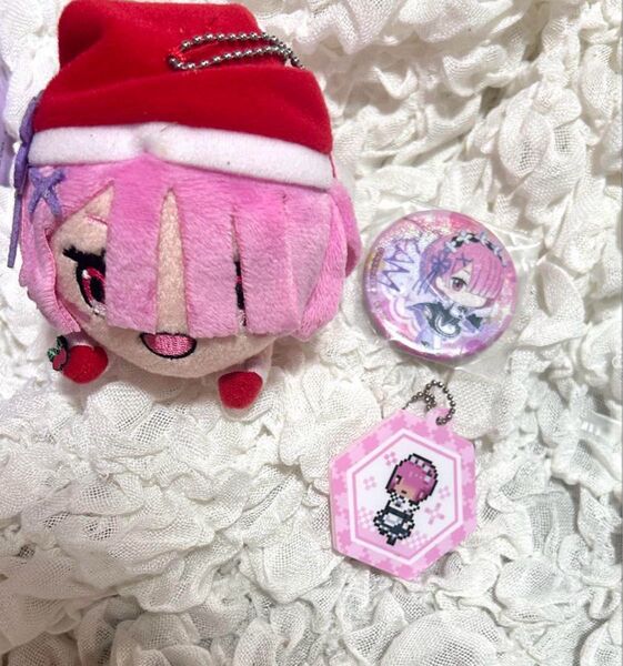 ラム サンタ ぬいぐるみ 寝そべり 缶バッジ アクリルキーホルダー