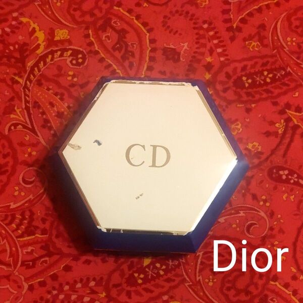 Dior クリスチャンディオール ファンデーション 明るい肌色 ディオール コンパクト ケース