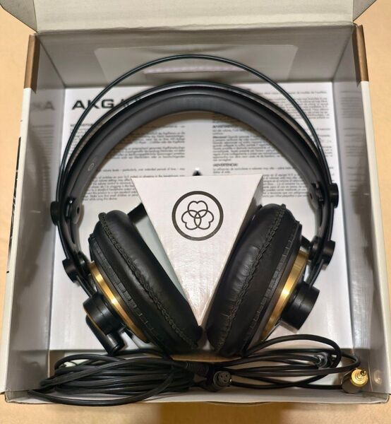 【美品】AKG K240 Studio セミオープン型モニターヘッドホン mini xlr ショートケーブル付