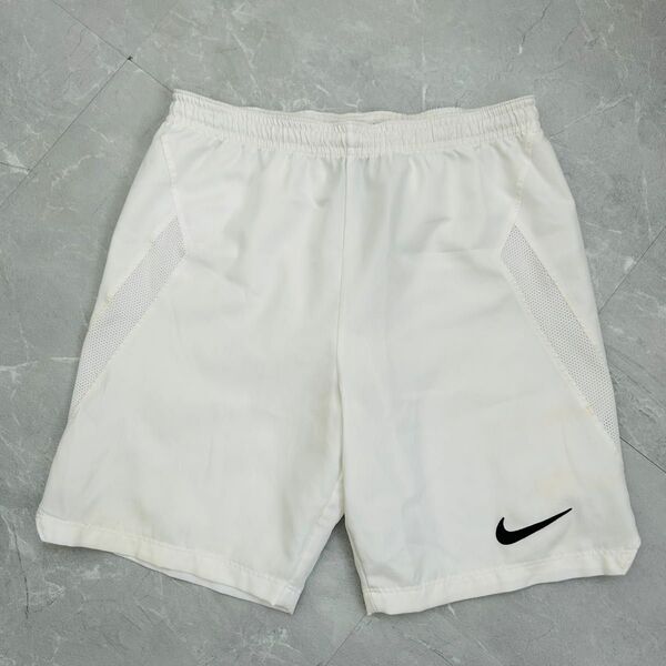 NIKE ハーフパンツ ホワイト