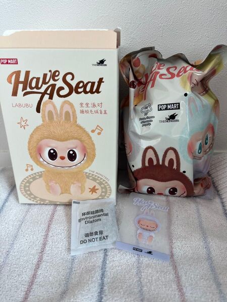 Labubu Have a Seat ZIZI ラブブ pop mart