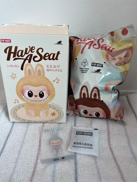 Labubu Have a Seat HEHE ラブブ pop mart