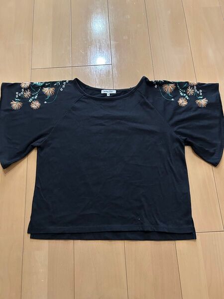 GLOBAL WORK 刺繍入りトップス ブラック Mサイズ