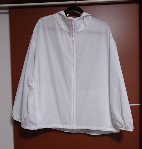 ★ UNIQLO ユニクロ ポケッタブルUVカットパーカ オフホワイト 3XL 商品番号465466★