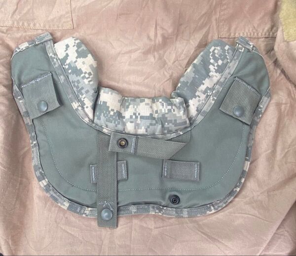 米軍実物 米軍放出品 IOTV YORK COLLAR ソフトアーマー 首周り 前面 ACU UCP アメリカ軍 ARMY