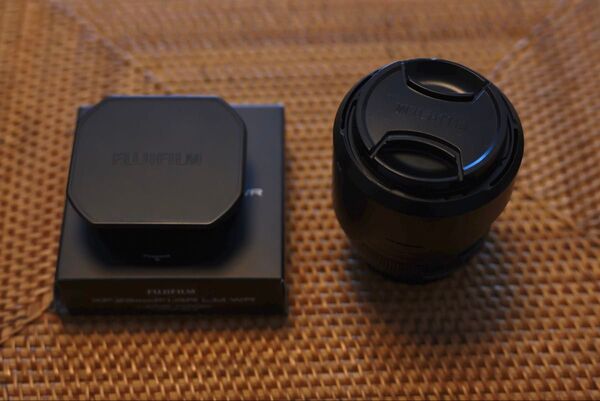 FUJIFILM XF23mmF1.4 R LM WR (角形フード付き)