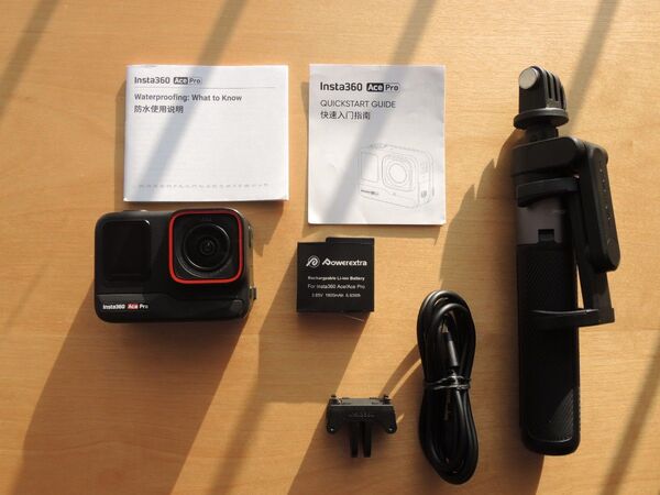 insta360 ace pro 8k撮影可能アクションカメラ バッテリー 自撮り棒つき