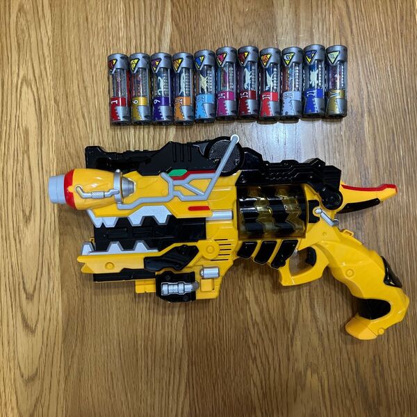 獣電戦隊キョウリュウジャー ガブリボルバー バンダイ 変身銃 DXガブリボルバー