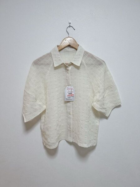 《新品》しまむら 田中里奈 パフ袖ショートブラウス M