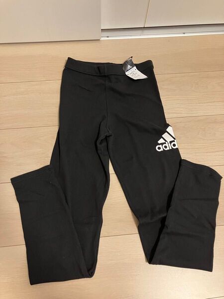 新品 未使用 タグ付 adidas アディダス ブラックレギンス パンツ