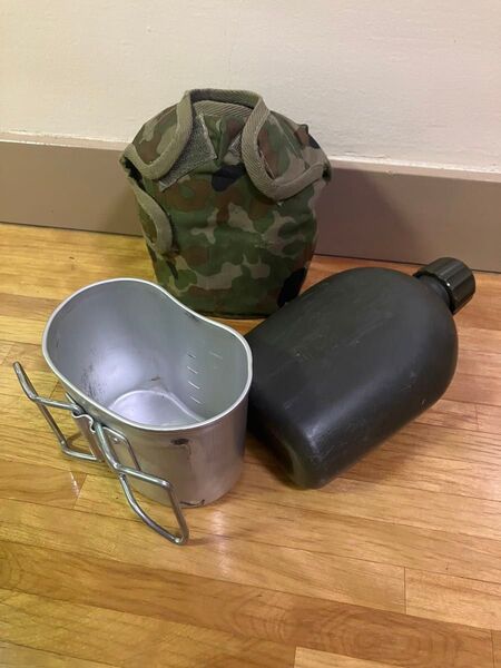 陸上自衛隊 水筒2型 実物 放出品 水筒 キャンティーン 自衛隊 戦闘装着セット 陸自 ミリタリー サバゲー 装備 官品 官給品