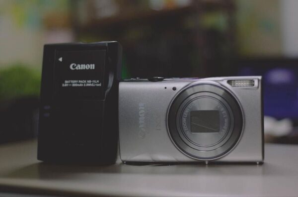 Canon IXY 640 シルバー
