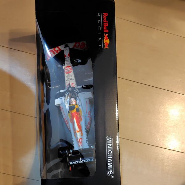 レッドブル レーシング ホンダ RB16B ミニカー 1/18 未使用トルコGPスペシャル日の丸カラー