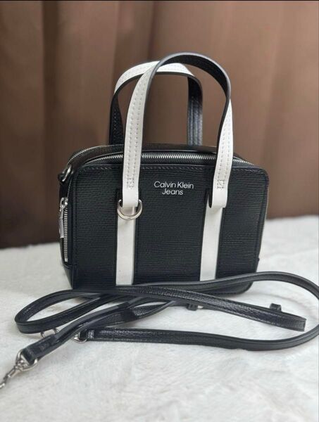 Calvin Klein カルバンクライン ダブルハンドルウォレットバッグ