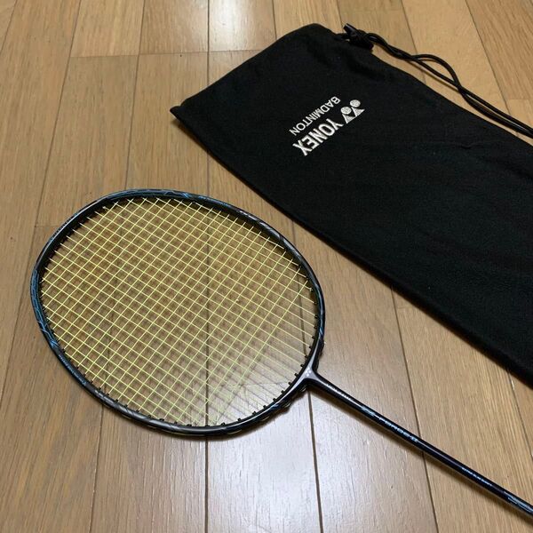 【美品】廃盤 YONEX ボルトリック Z フォース II ヨネックス ラケット バドミントン 4UG5 Z-FORCE II