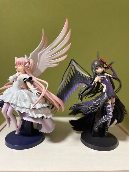 本日限定 大特価 魔法少女まどかマギカ フィギュア 二体
