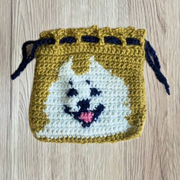 【ハンドメイド】犬モチーフ(サモエド)のかぎ針編み巾着ポーチ ハンドメイド 手編み