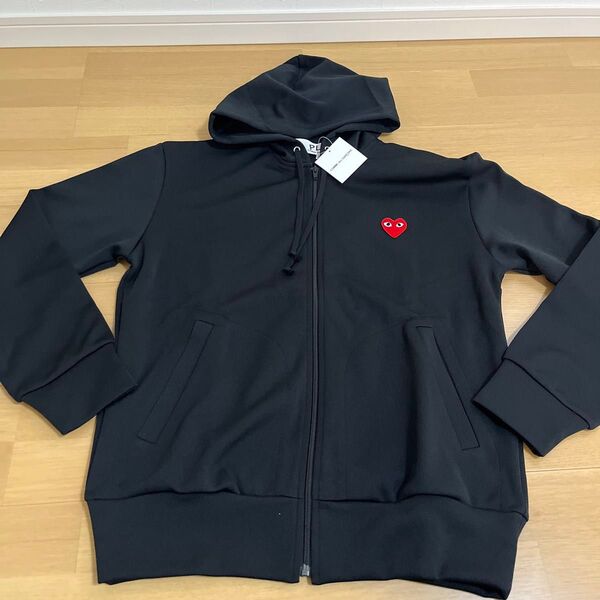 コムデギャルソン COMME des GARCONS プレイ play 新品タグ付き Lサイズ ハート ロゴ パーカー ジッパー