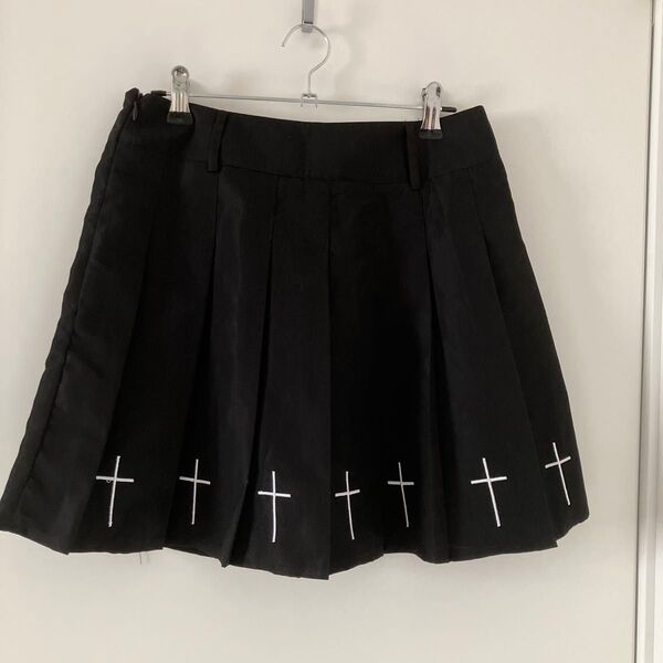 美品 ROMWE ロムウェ クロス刺繍プリーツスカート Sサイズ ブラック サブカル 地雷系 SHEIN シーイン